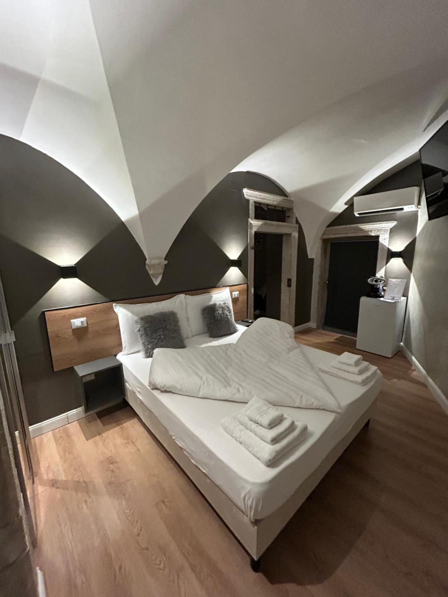 Beb C'Est Lavis Bed & Breakfast Ngoại thất bức ảnh